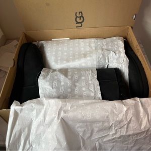 brand new UGGs // Size 9 W.
